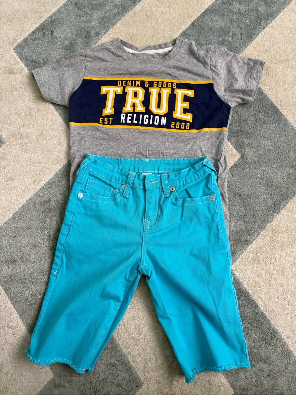 Boys True Religion T-shirt and Shorts Grey and Light Blue Size 10-12